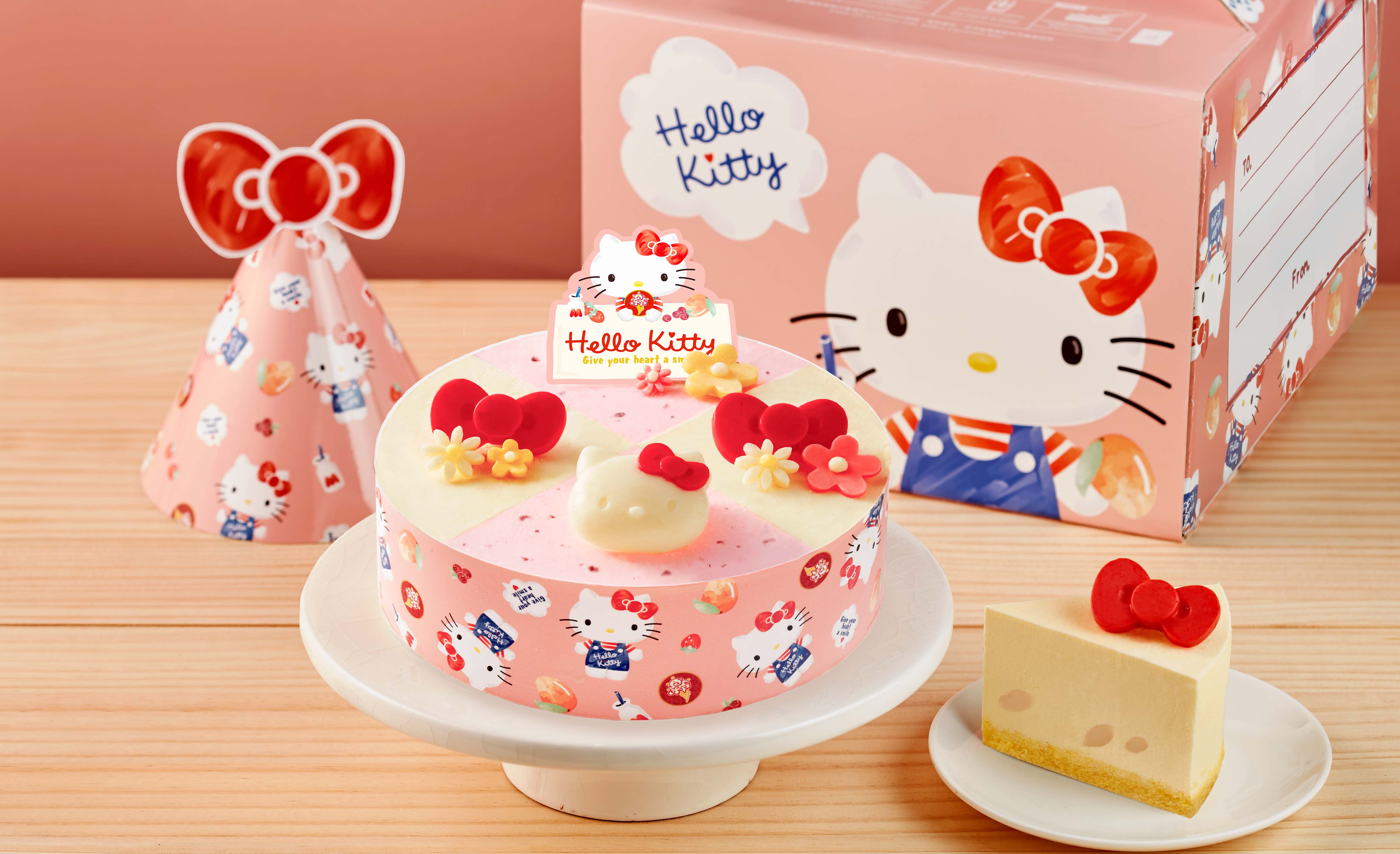 貓迷快衝！「HELLO KITTY蛋糕」8/23開賣 還可加購3色造型湯碗、餐具組|食尚玩家